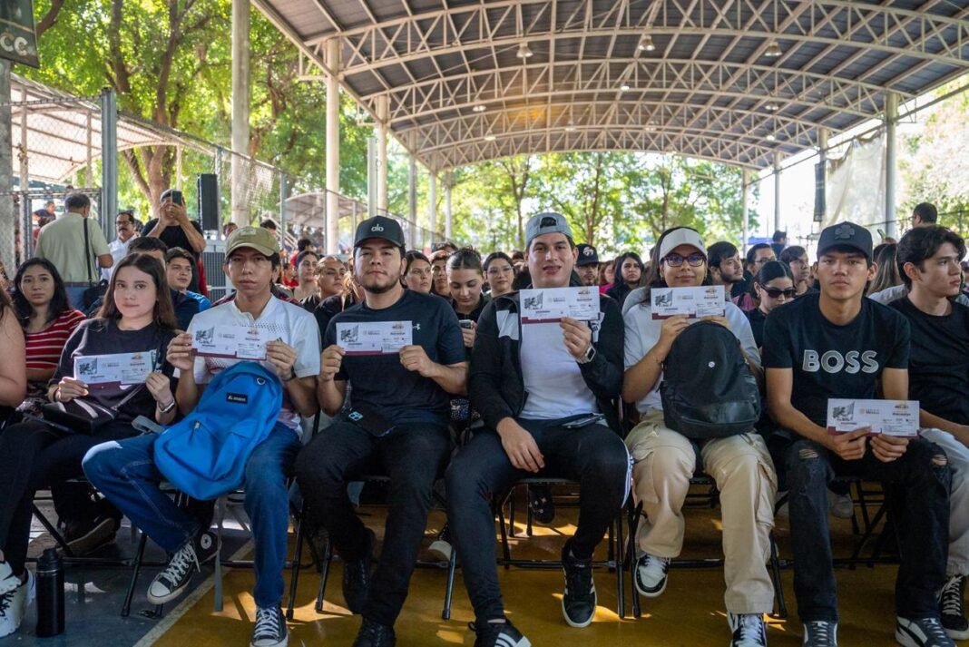 jovenes-contrusyendo-el-futuro