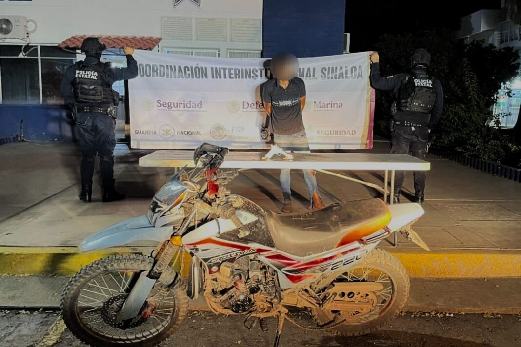 motociclista_detenido_con_arma