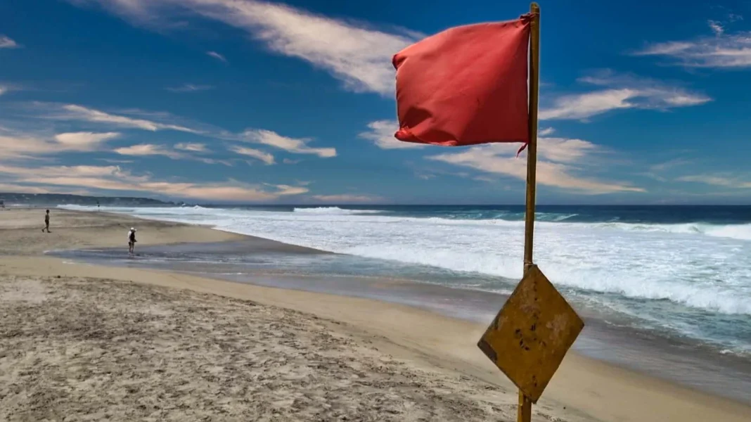 oleaje-playa-mazatlán
