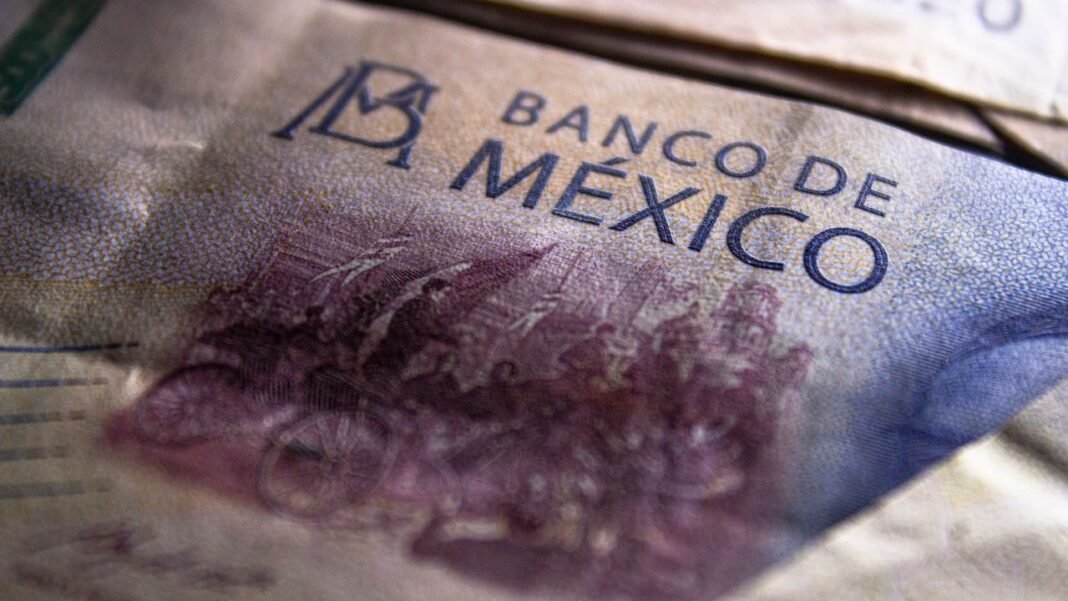 pexels-photo-8363661-8363661 Detailed view of a Mexican peso banknote featuring Banco de México text.
