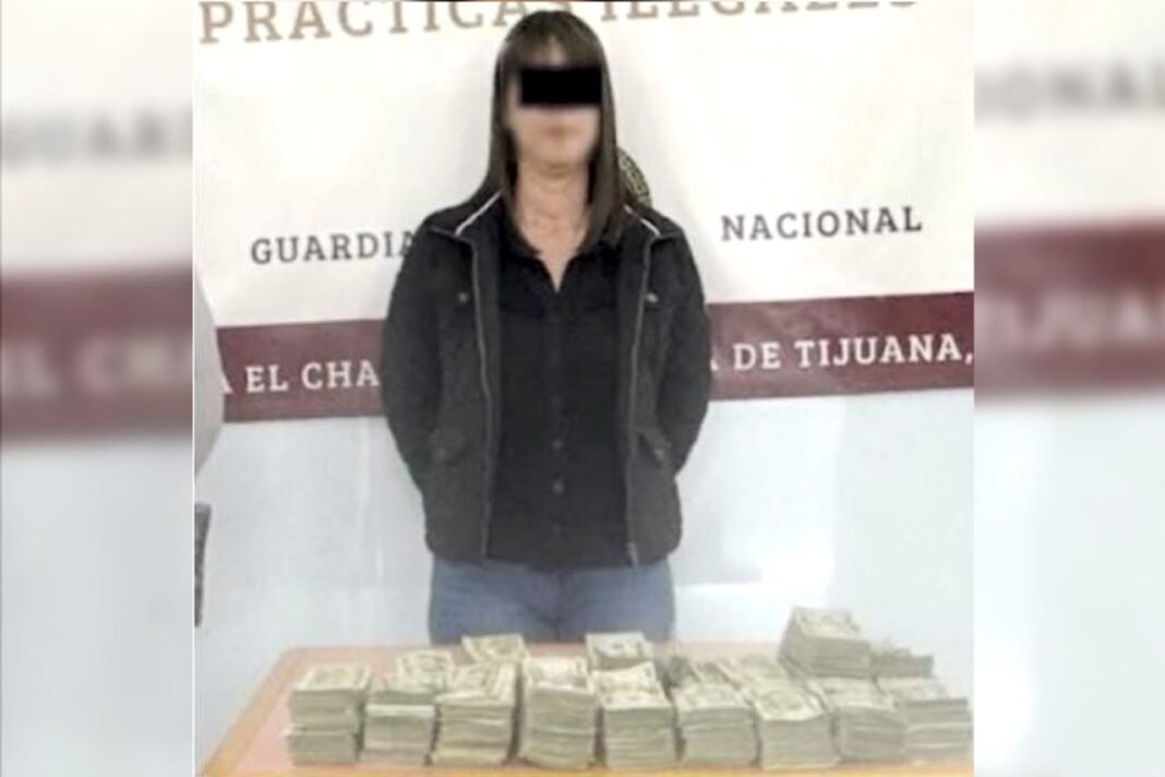 mujer-detenida-dolares